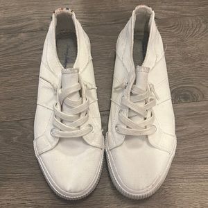 Tommy Bahama women’s white slip on shoes